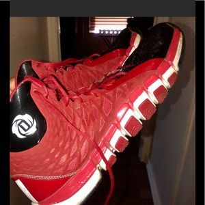 D Rose Adidas Men’s Basketball Shoes